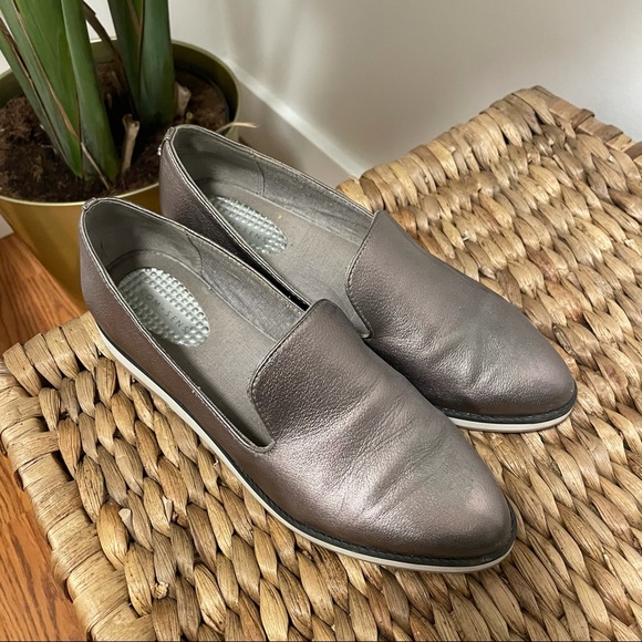 Silver metallic slip on loafer flat shoes - Picture 2 of 4